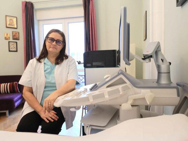 Cum funcționează testele moderne pentru depistarea precoce a cancerului de col uterin? Explicații de la Dr. Lorena Turculeț