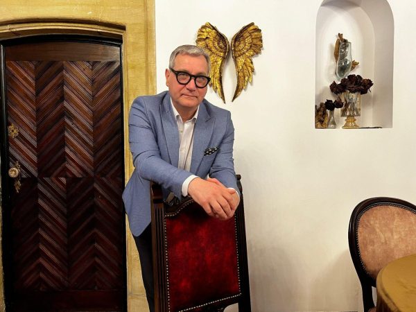 Sandu Staicu protejează moștenirea culturală românească
